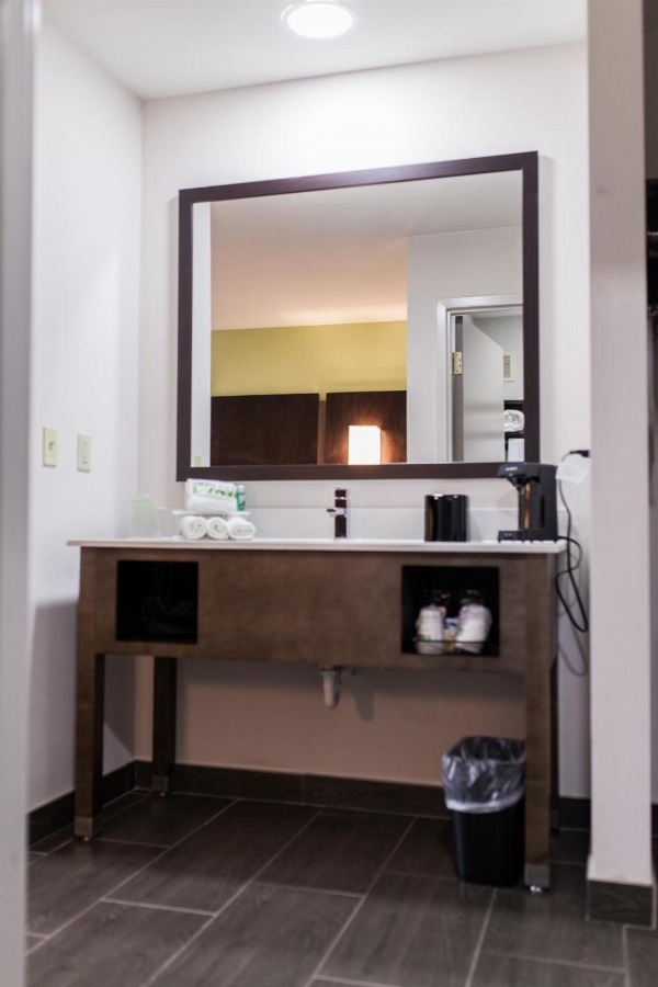 Holiday Inn Express & Suites Sweetwater image 3